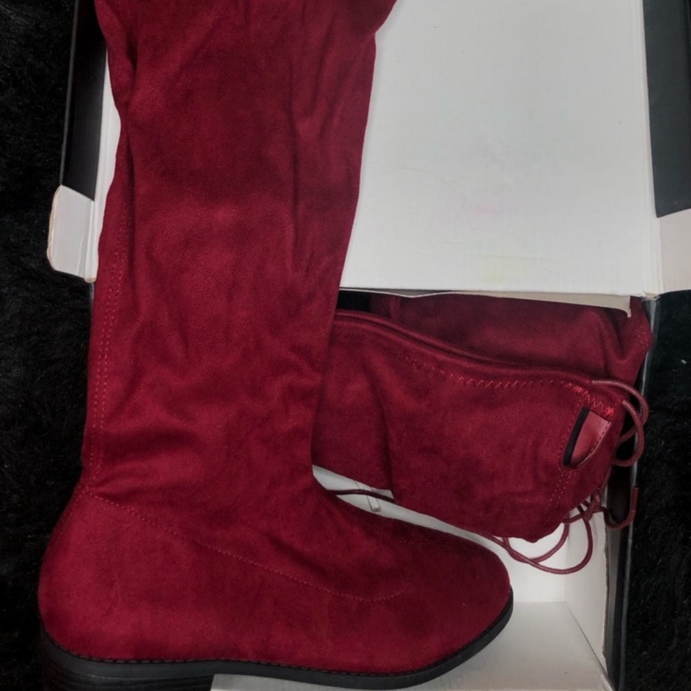 Never worn. They sent me the wrong size